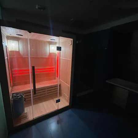 Fancy Penthouse & Spa Apartament *